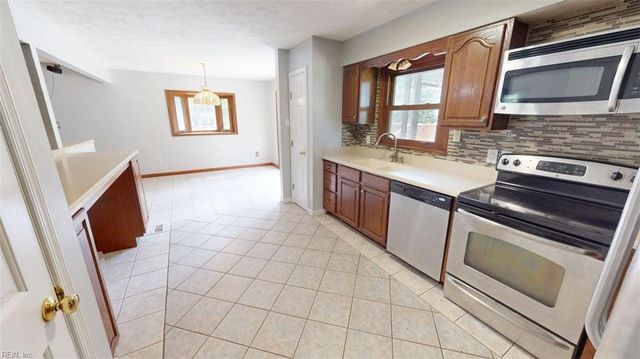 7404 Christopher Newport AVE, Gloucester Point, VA 23062