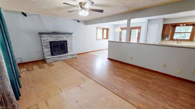 7404 Christopher Newport AVE, Gloucester Point, VA 23062