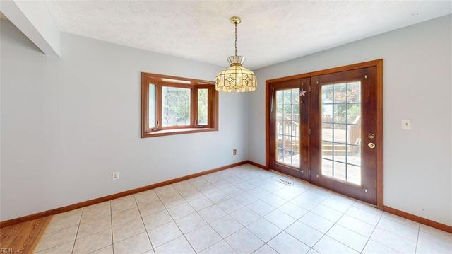 7404 Christopher Newport AVE, Gloucester Point, VA 23062