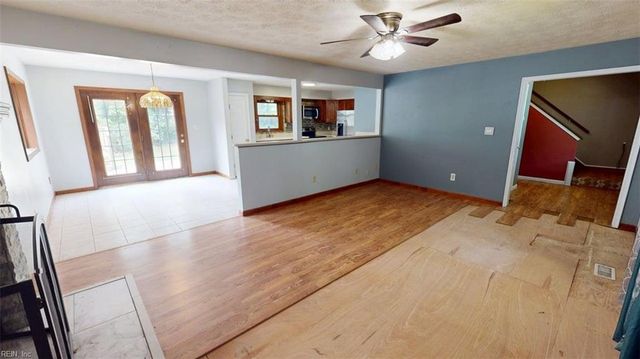 7404 Christopher Newport AVE, Gloucester Point, VA 23062