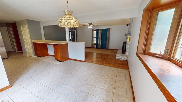 7404 Christopher Newport AVE, Gloucester Point, VA 23062
