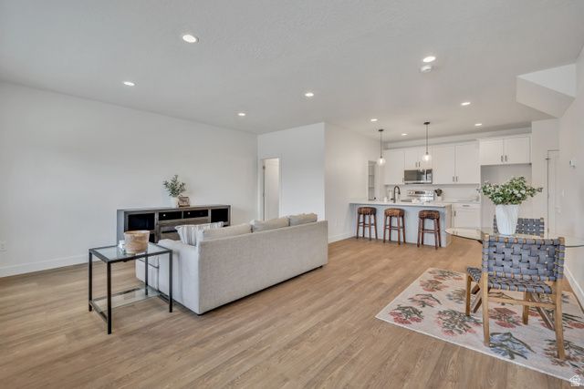 330 E 7635 S, Sandy, UT 84047