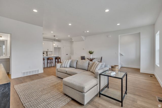 330 E 7635 S, Sandy, UT 84047