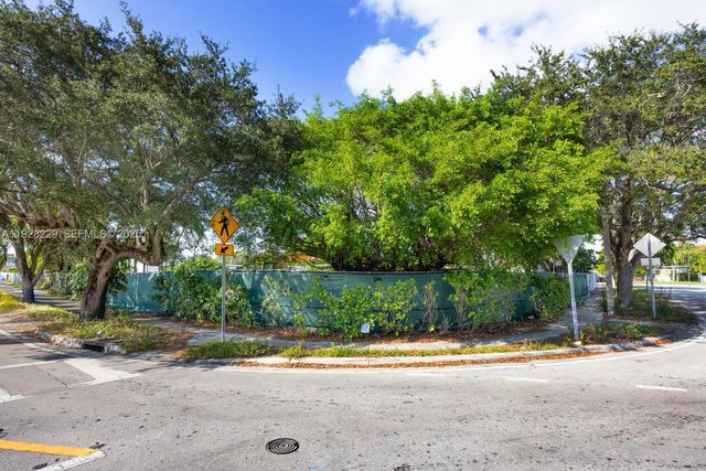 5301 SW 4th St, Miami, FL 33134