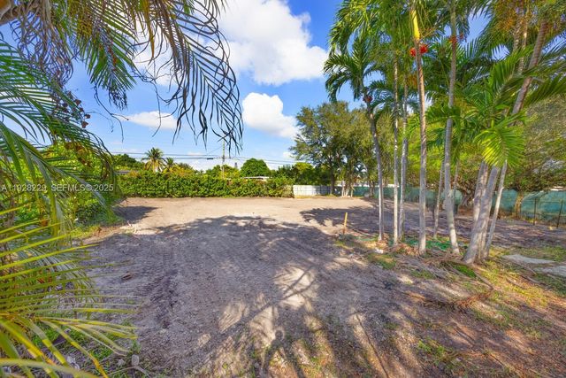 5301 SW 4th St, Miami, FL 33134