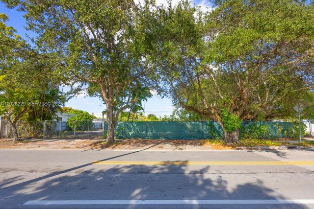 5301 SW 4th St, Miami, FL 33134