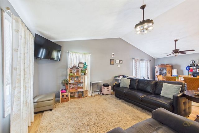 212 Haffards St, Fall River, MA 02723