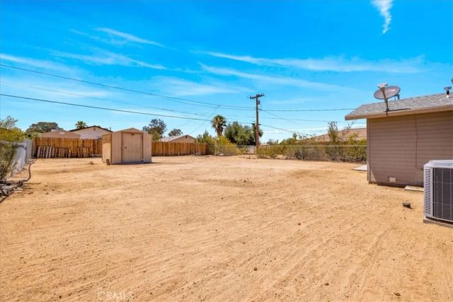 5566 Cahuilla, 29 Palms, CA 92277