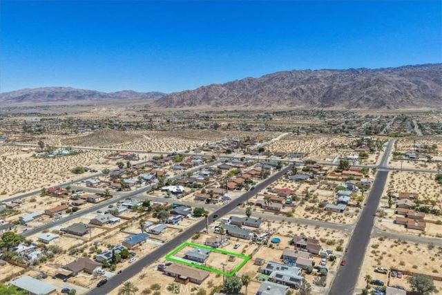5566 Cahuilla, 29 Palms, CA 92277