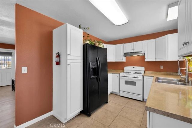 5566 Cahuilla, 29 Palms, CA 92277