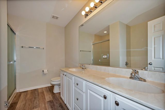 582 Declaration Lane, Aurora, IL 60502