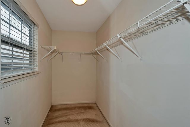 582 Declaration Lane, Aurora, IL 60502