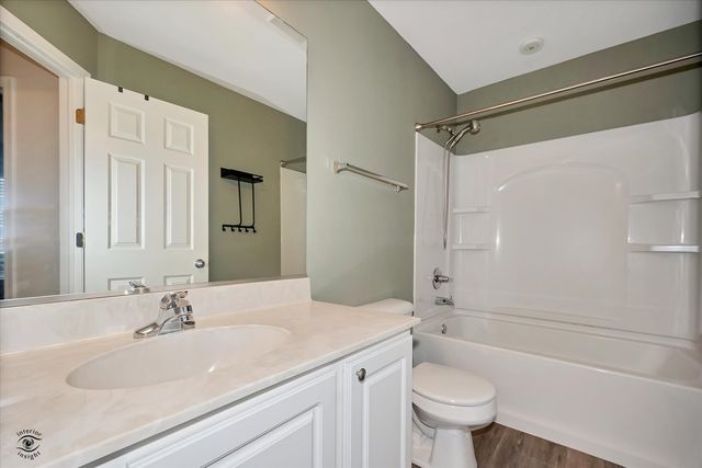 582 Declaration Lane, Aurora, IL 60502