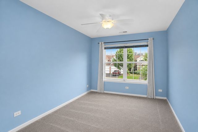 31802 Mccormick Lane 31802, Warrenville, IL 60555