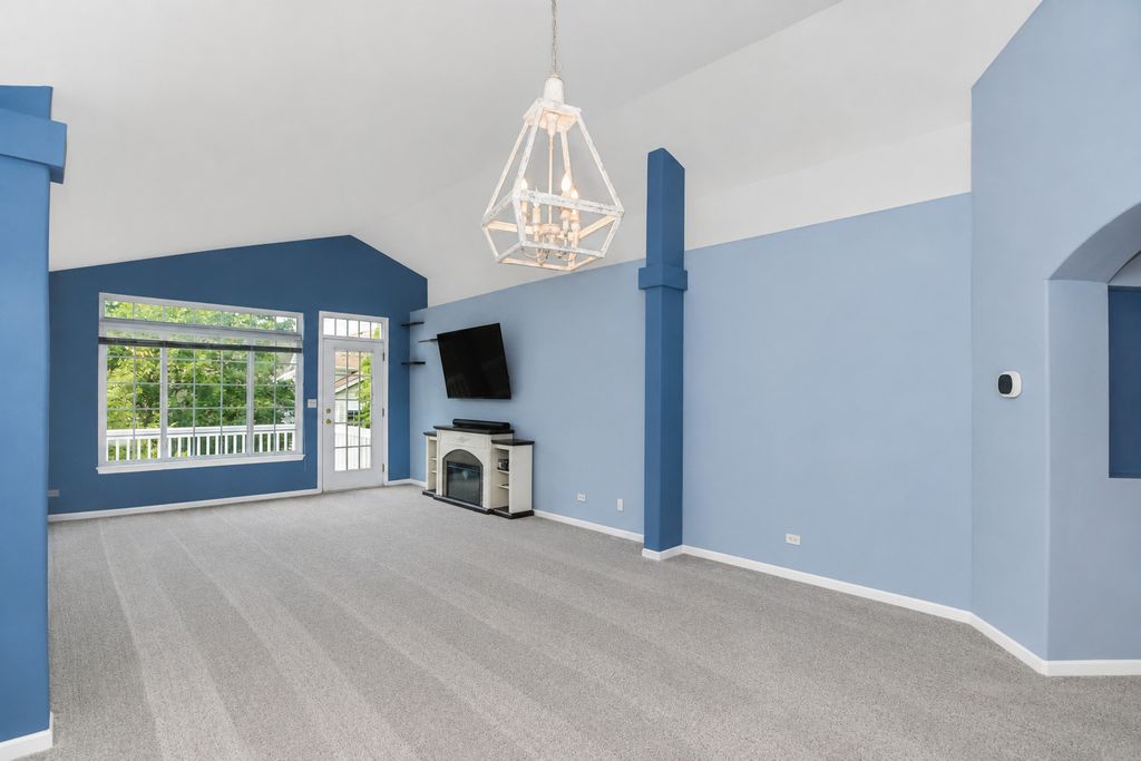 31802 Mccormick Lane 31802, Warrenville, IL 60555 — photo 5