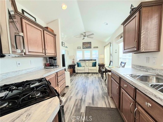 1295 S Cawston 428, Hemet, CA 92545