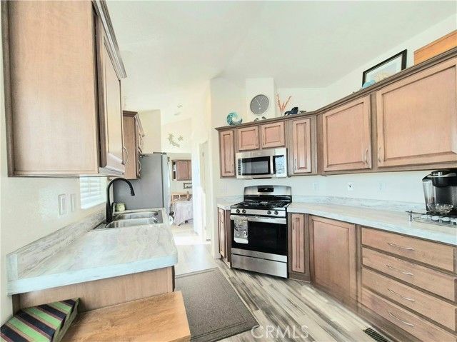 1295 S Cawston 428, Hemet, CA 92545