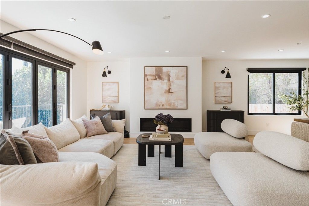642 N Cahuenga, Los Angeles, CA 90004 — photo 4