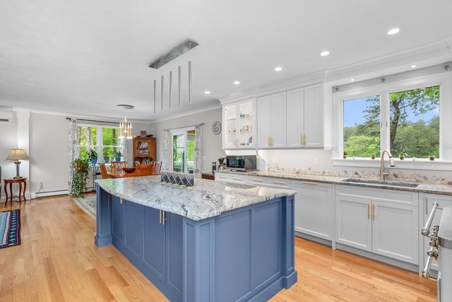 35 Bayshore Dr, Mashpee, MA 02649