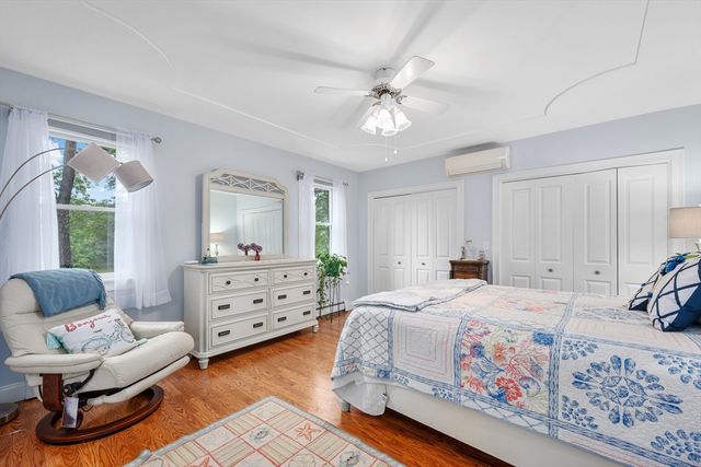 35 Bayshore Dr, Mashpee, MA 02649