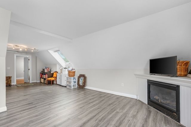 35 Bayshore Dr, Mashpee, MA 02649