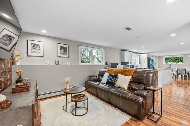 35 Bayshore Dr, Mashpee, MA 02649