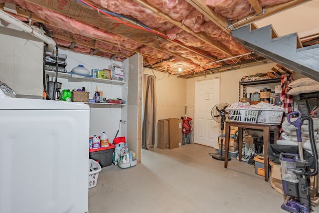 35 Bayshore Dr, Mashpee, MA 02649