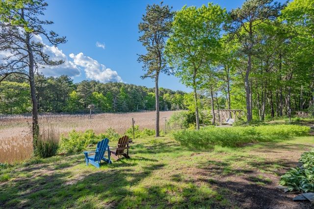 35 Bayshore Dr, Mashpee, MA 02649