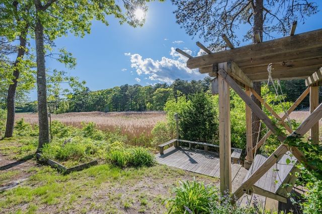 35 Bayshore Dr, Mashpee, MA 02649