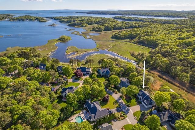 35 Bayshore Dr, Mashpee, MA 02649