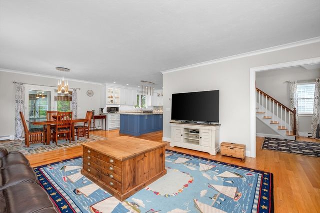 35 Bayshore Dr, Mashpee, MA 02649