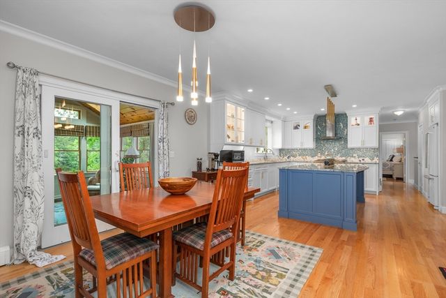 35 Bayshore Dr, Mashpee, MA 02649