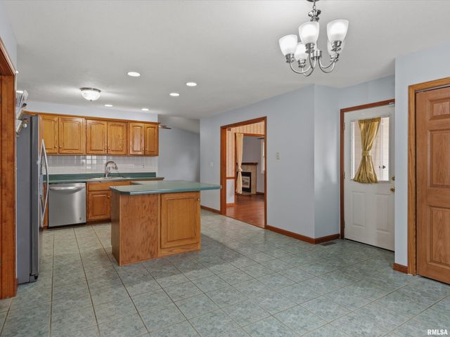 3409 Crystal Lake Drive, Springfield, IL 62711