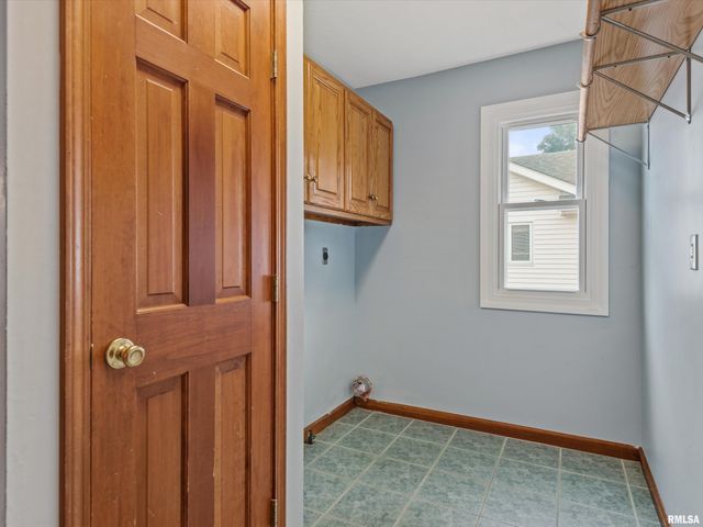 3409 Crystal Lake Drive, Springfield, IL 62711