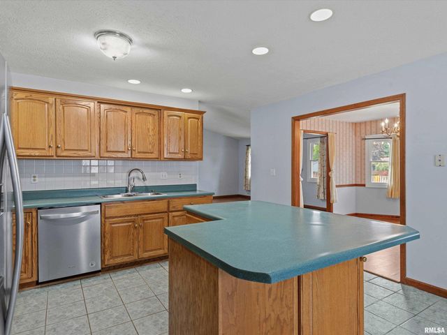 3409 Crystal Lake Drive, Springfield, IL 62711
