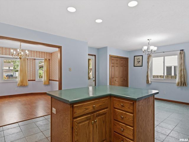 3409 Crystal Lake Drive, Springfield, IL 62711