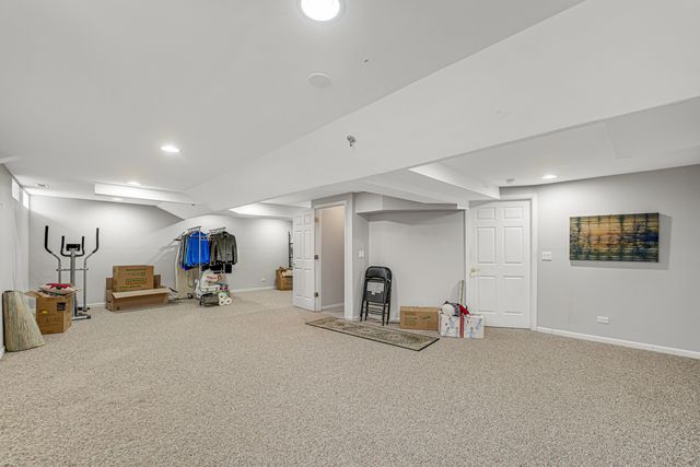 8217 Lincoln Avenue, Skokie, IL 60077