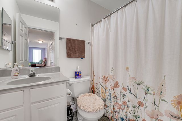 8217 Lincoln Avenue, Skokie, IL 60077