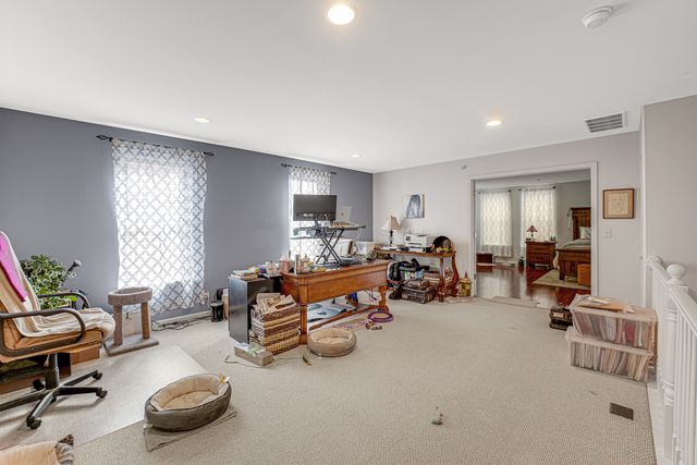 8217 Lincoln Avenue, Skokie, IL 60077