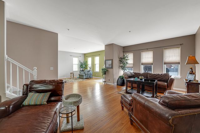 8217 Lincoln Avenue, Skokie, IL 60077