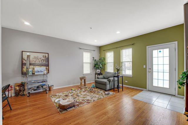 8217 Lincoln Avenue, Skokie, IL 60077