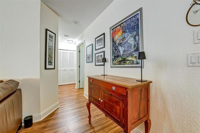 8352 MEADOWBROOK DRIVE 10, Seminole, FL 33777