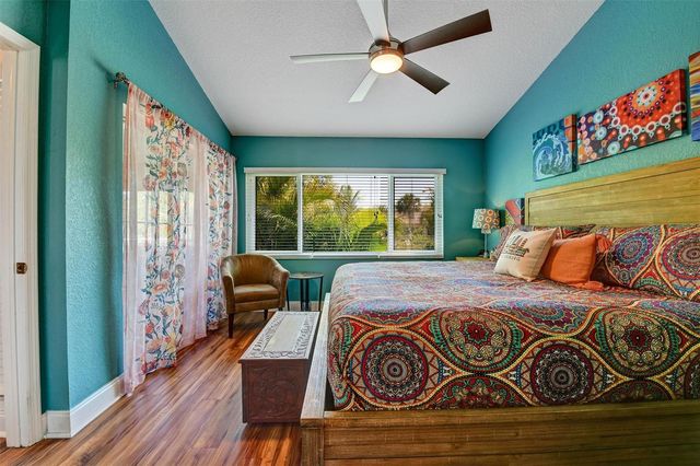 8352 MEADOWBROOK DRIVE 10, Seminole, FL 33777