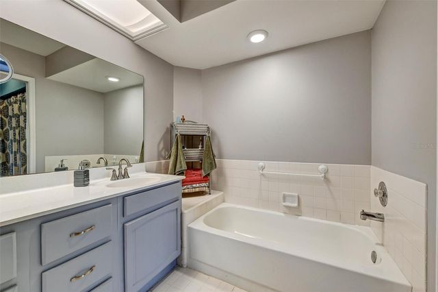 8352 MEADOWBROOK DRIVE 10, Seminole, FL 33777