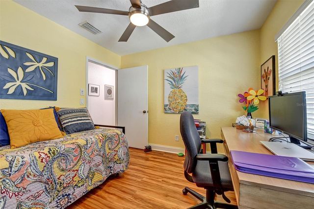 8352 MEADOWBROOK DRIVE 10, Seminole, FL 33777