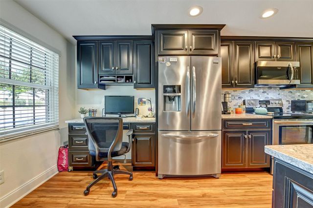 8352 MEADOWBROOK DRIVE 10, Seminole, FL 33777