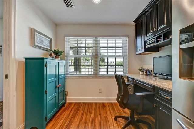 8352 MEADOWBROOK DRIVE 10, Seminole, FL 33777