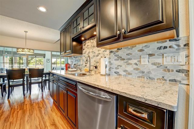 8352 MEADOWBROOK DRIVE 10, Seminole, FL 33777