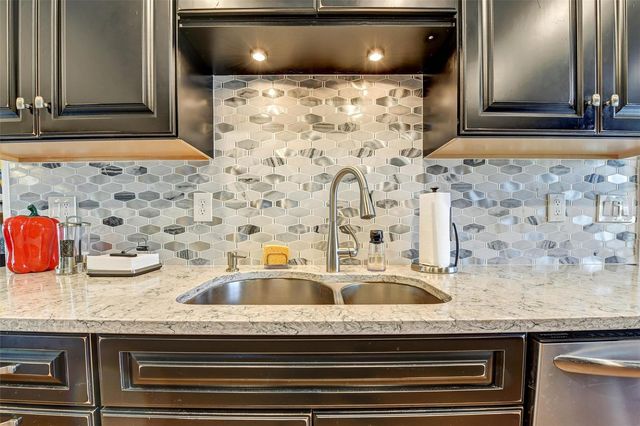 8352 MEADOWBROOK DRIVE 10, Seminole, FL 33777