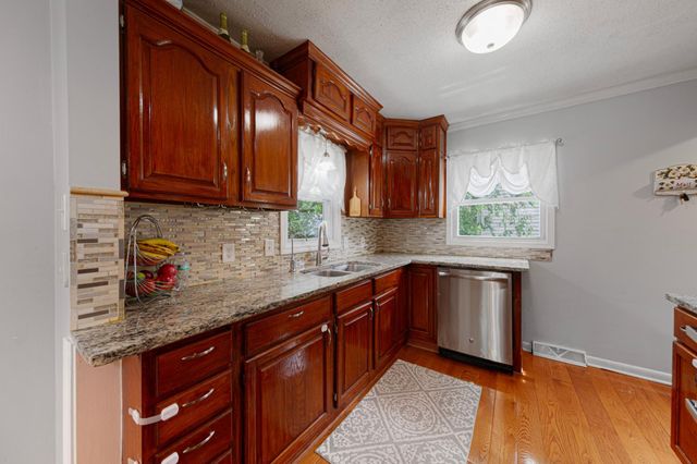 3229 Texas Avenue S, Saint Louis Park, MN 55426